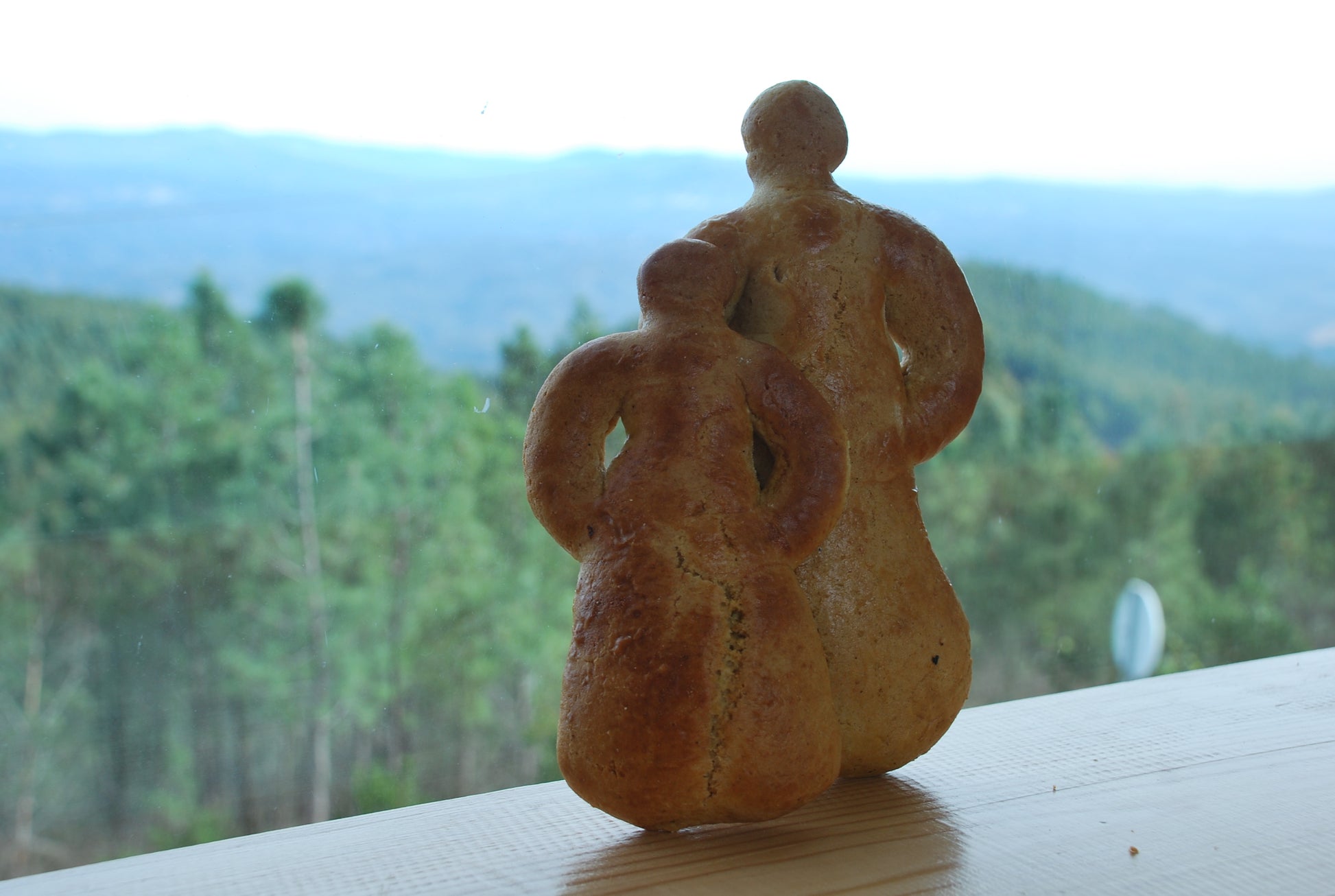 Bonecas dos Ricos Grandes, biscoito tradicional português feito de forma artesanal